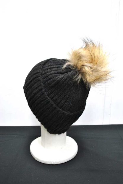 Gorro negro lana y pompón - Imagen 3